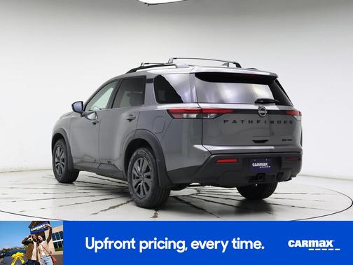 2023 Nissan Pathfinder SV