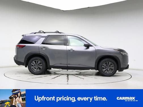 2023 Nissan Pathfinder SV
