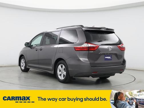 2020 Toyota Sienna LE