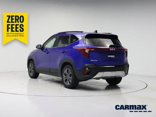 Blue 2024 Kia Seltos S
