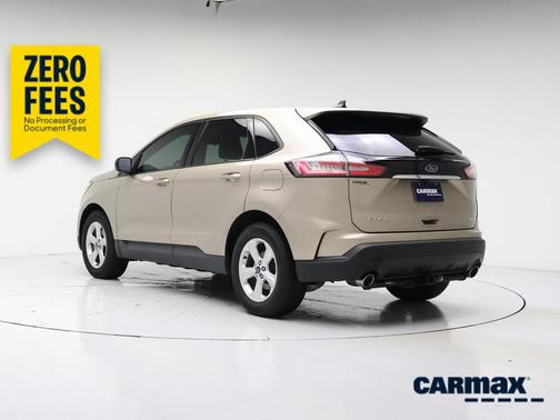 Gold 2020 Ford Edge SE