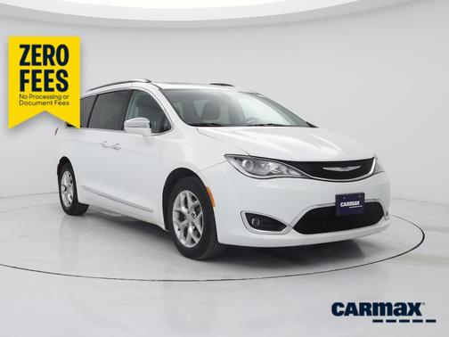 White 2017 Chrysler Pacifica Limited