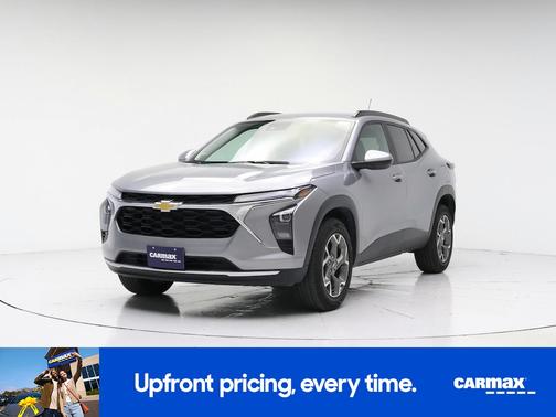 Gray 2025 Chevrolet Trax LT