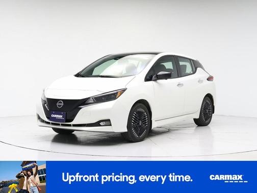 White 2023 Nissan Leaf SV Plus