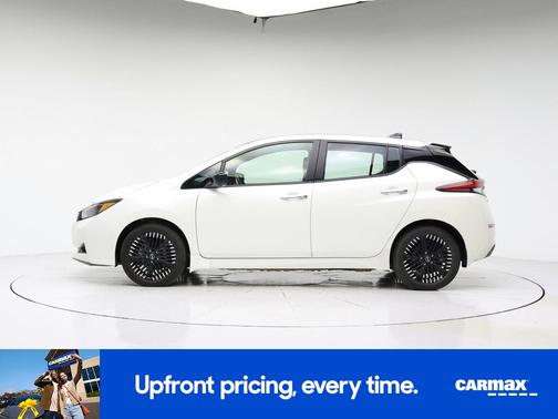 White 2023 Nissan Leaf SV Plus