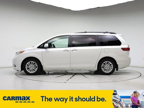 2017 Toyota Sienna XLE