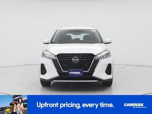 White 2024 Nissan Kicks SV