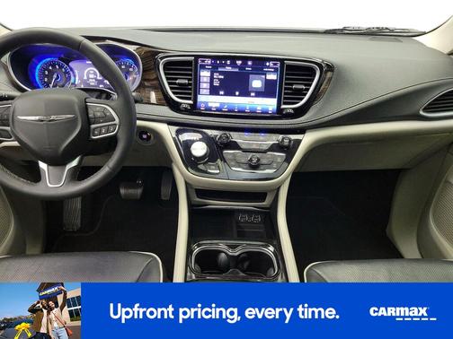 White 2023 Chrysler Pacifica Limited