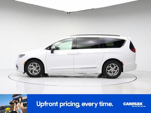 White 2023 Chrysler Pacifica Limited