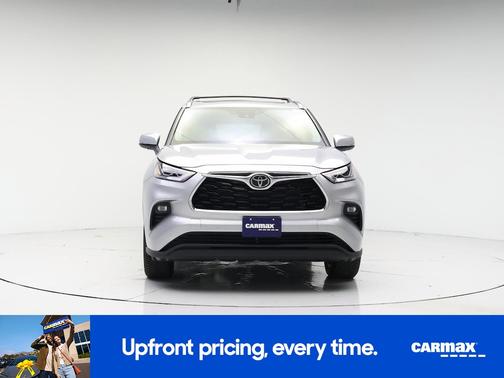 Silver 2023 Toyota Highlander Limited