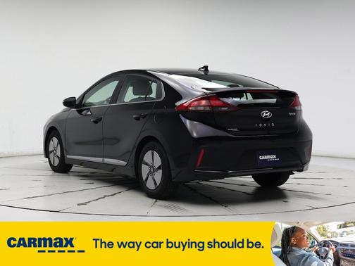2022 Hyundai IONIQ Hybrid SE