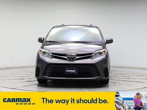 2018 Toyota Sienna LE
