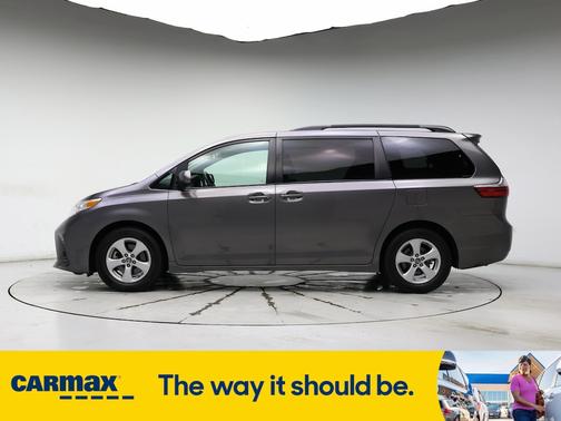 2018 Toyota Sienna LE