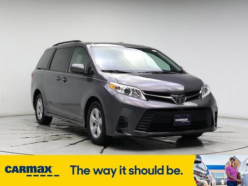 2018 Toyota Sienna LE