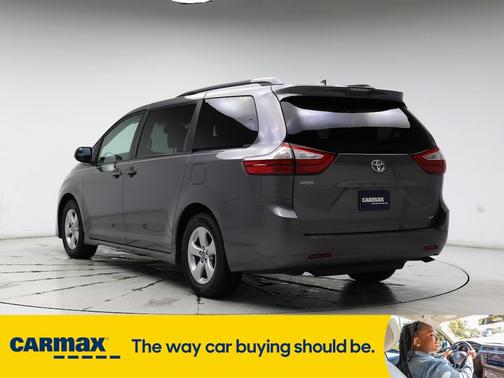 2018 Toyota Sienna LE