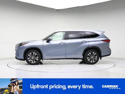 Blue 2022 Toyota Highlander XLE