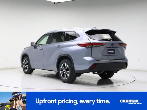 Blue 2022 Toyota Highlander XLE