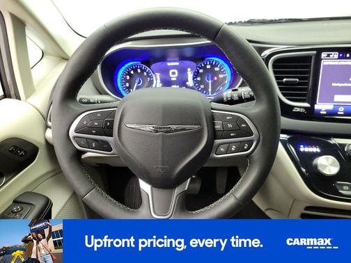 Gray 2023 Chrysler Pacifica Touring L