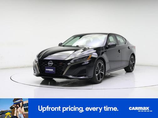 Black 2023 Nissan Altima SR