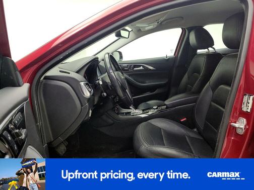 2017 INFINITI QX30 Luxury