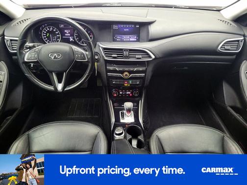 2017 INFINITI QX30 Luxury