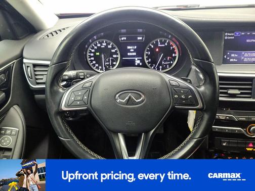 2017 INFINITI QX30 Luxury