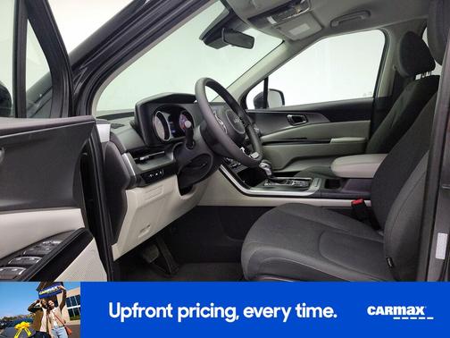 2022 Kia Carnival LX