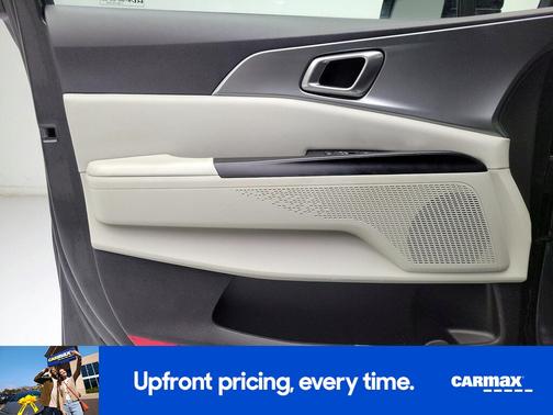 2022 Kia Carnival LX