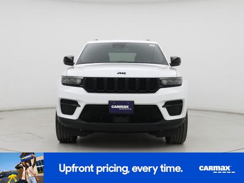 White 2023 Jeep Grand Cherokee Altitude