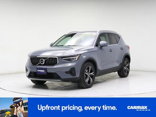 2023 Volvo XC40 B5 Plus Bright Theme
