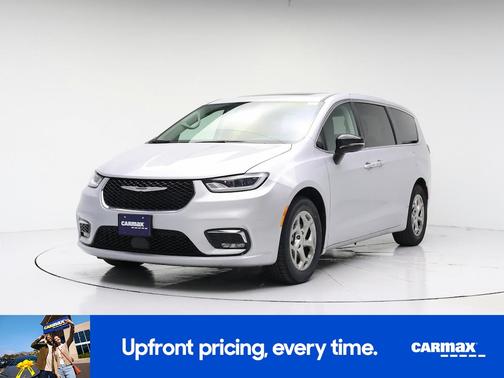 Silver 2024 Chrysler Pacifica Limited