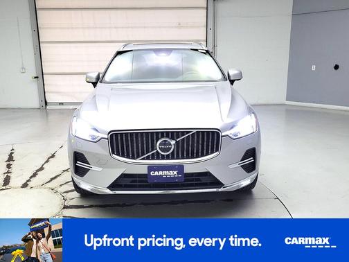 2023 Volvo XC60 B5 Plus Dark Theme