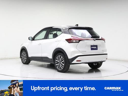 White 2023 Nissan Kicks SV
