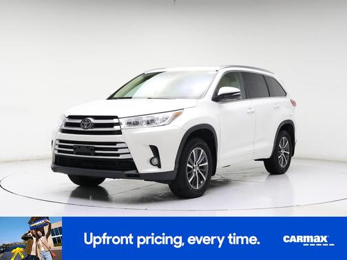 White 2017 Toyota Highlander SE