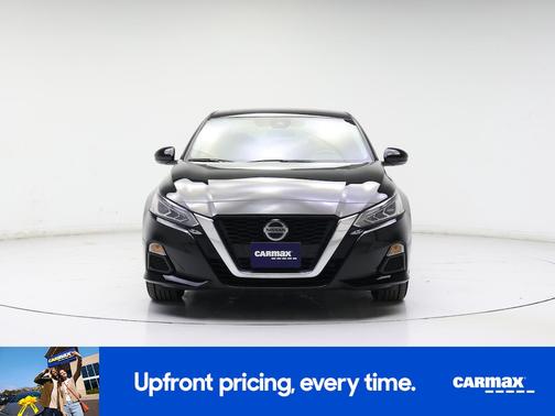 Black 2022 Nissan Altima SV