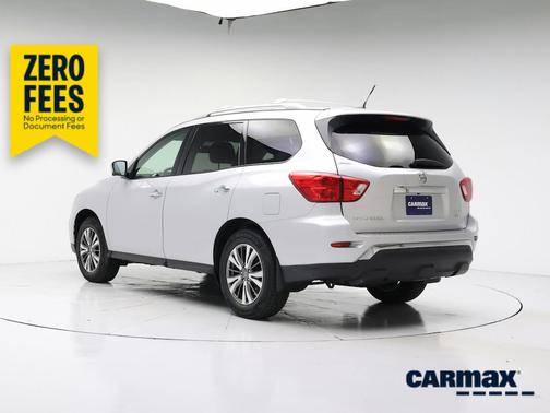 Silver 2018 Nissan Pathfinder SL