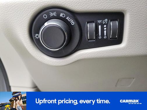 2020 Chrysler Voyager L