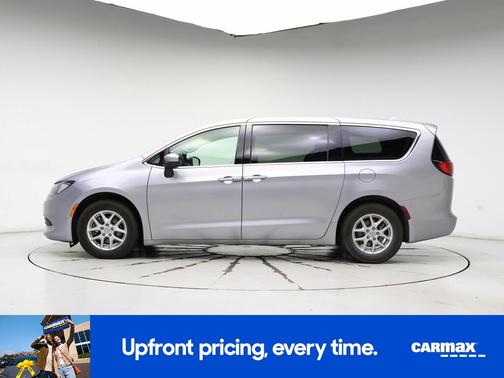2020 Chrysler Voyager L