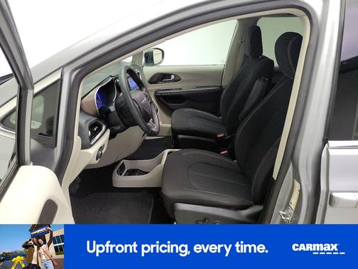 2020 Chrysler Voyager L