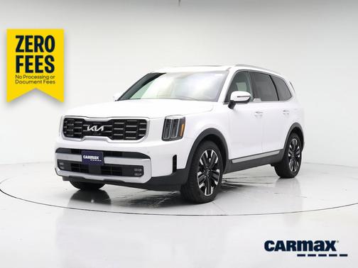 White 2023 Kia Telluride SX