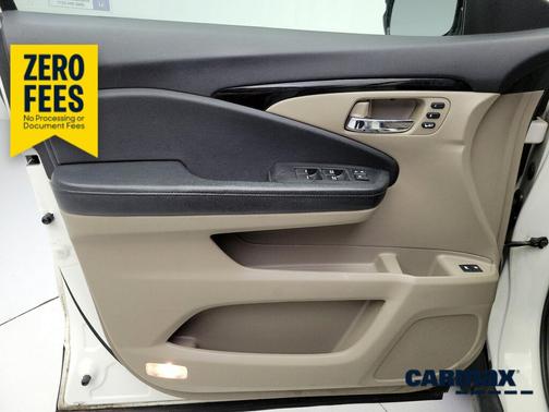 White 2017 Honda Pilot Touring