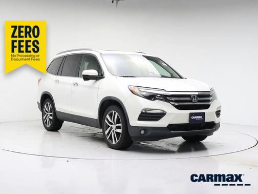 White 2017 Honda Pilot Touring