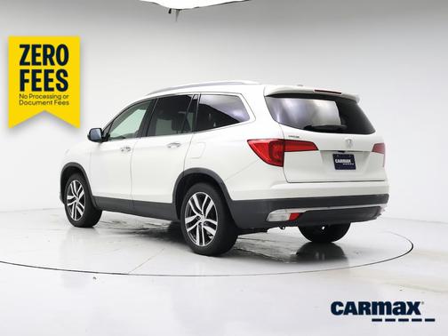 White 2017 Honda Pilot Touring