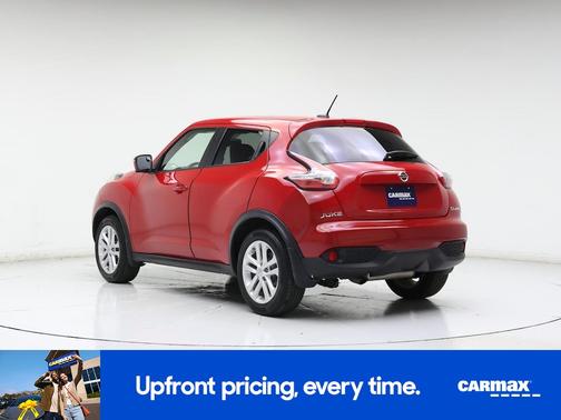 Red 2015 Nissan Juke SL