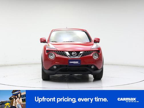 Red 2015 Nissan Juke SL