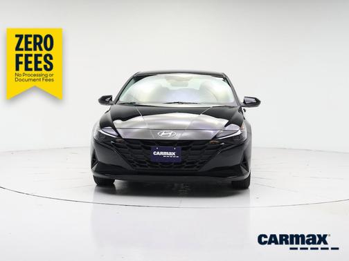 Black 2023 Hyundai ELANTRA SE