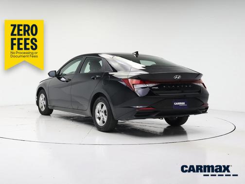 Black 2023 Hyundai ELANTRA SE