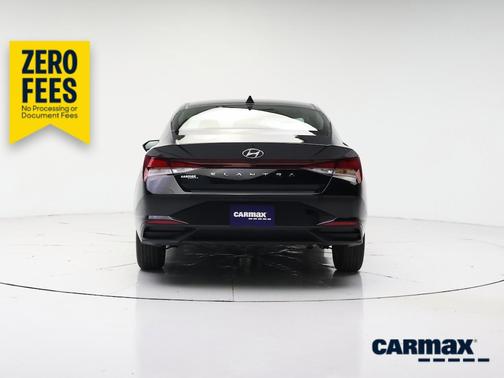 Black 2023 Hyundai ELANTRA SE