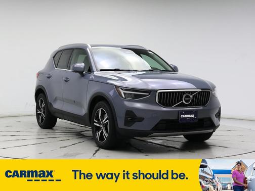 2023 Volvo XC40 B5 Plus Bright Theme