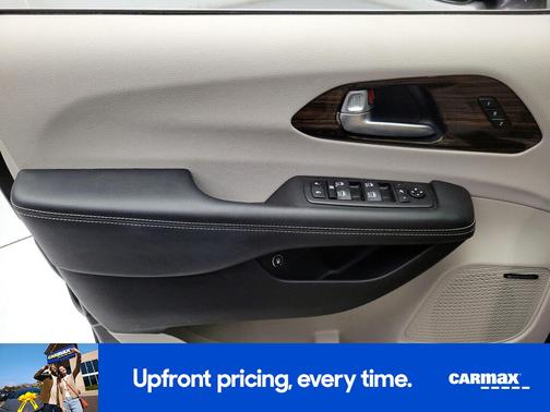 Gray 2021 Chrysler Pacifica Hybrid Limited